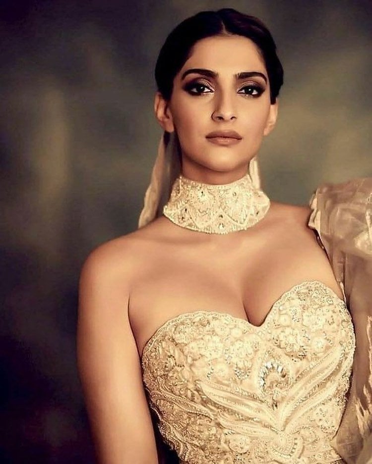 Sonam kapoor latest sexy Photos