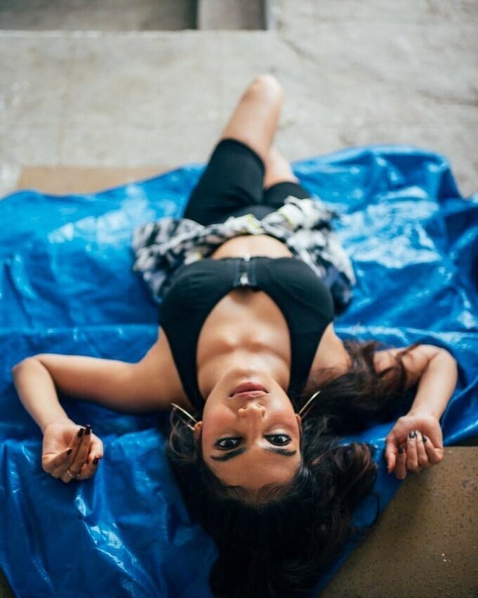 malavika mohananl Hot Photos