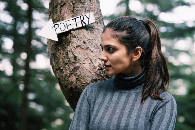 malavika mohananl Hot Photos