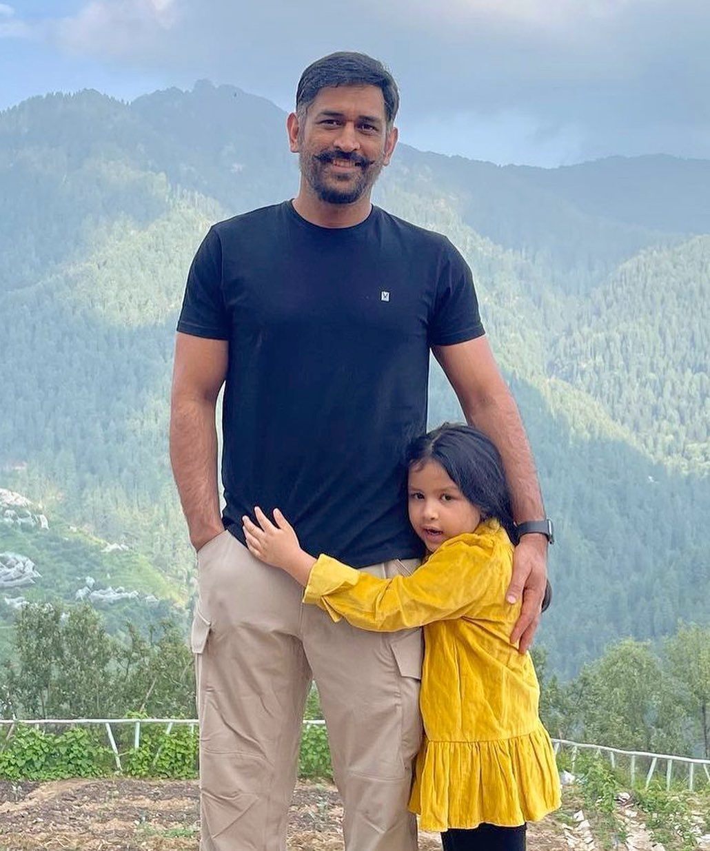 Mahendra Singh Dhoni cute photos with his daughter