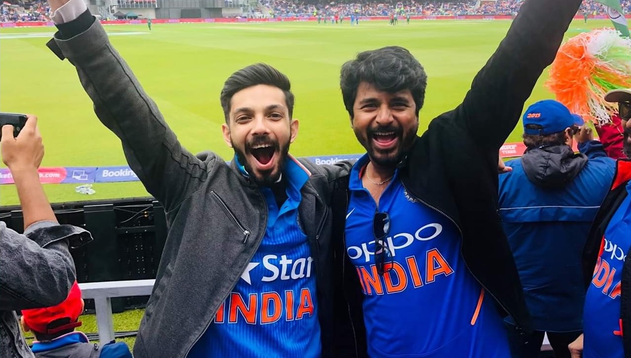 Anirudh And Sivakarthikeyan Enjoying India Pakistan World Cup Match At Old Trafford