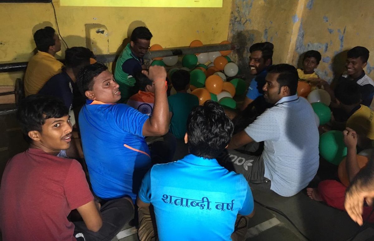 India Fans Enjoying India Bossing Pakistan In World Cup Match