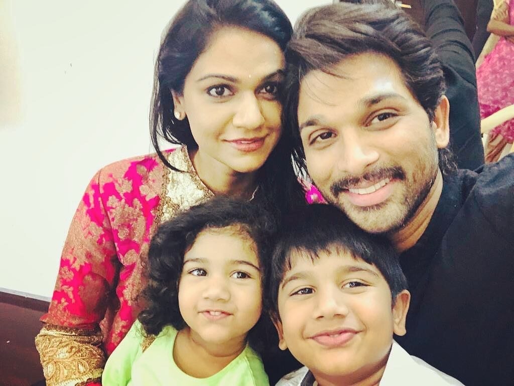 Allu Arjun New Clicks With Family