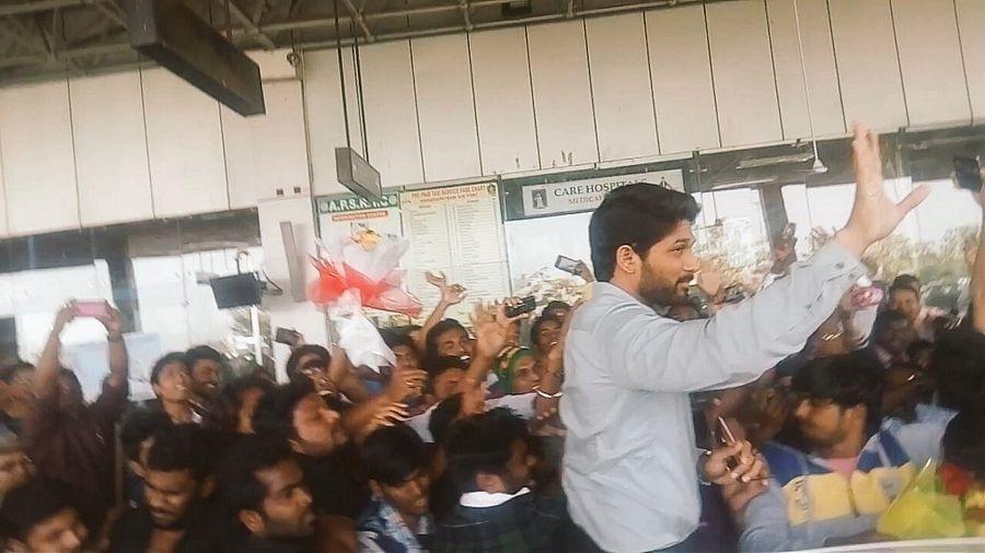 Allu Arjun spotted at Vizag Airport Photos