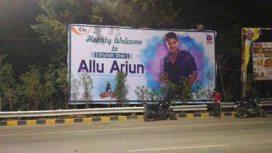 Allu Arjun spotted at Vizag Airport Photos