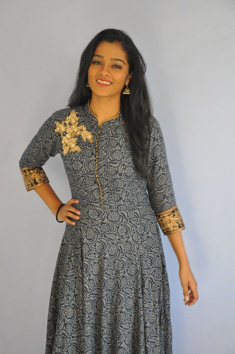 Actress Gayathri Latest Photos