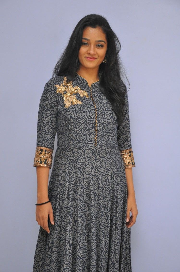 Actress Gayathri Latest Photos