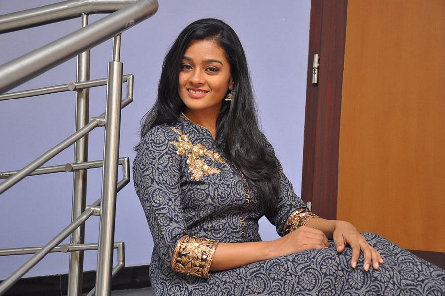 Actress Gayathri Latest Photos