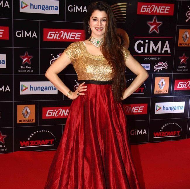 Actress Kainaat Arora Latest Photos