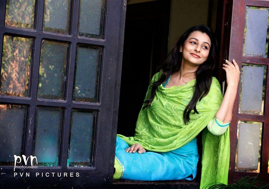 Actress Kalhaara Latest Photos