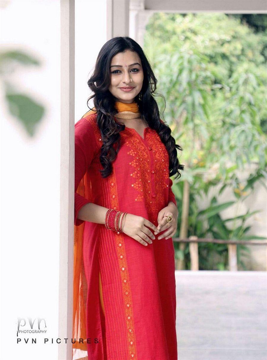 Actress Kalhaara Latest Photos