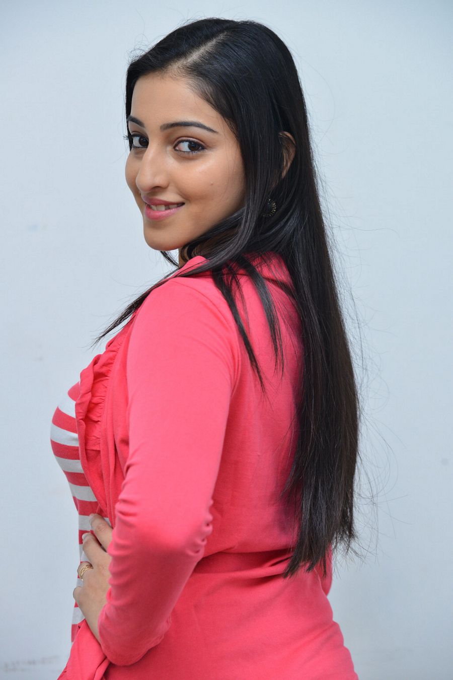 Actress Mouryani New Stills