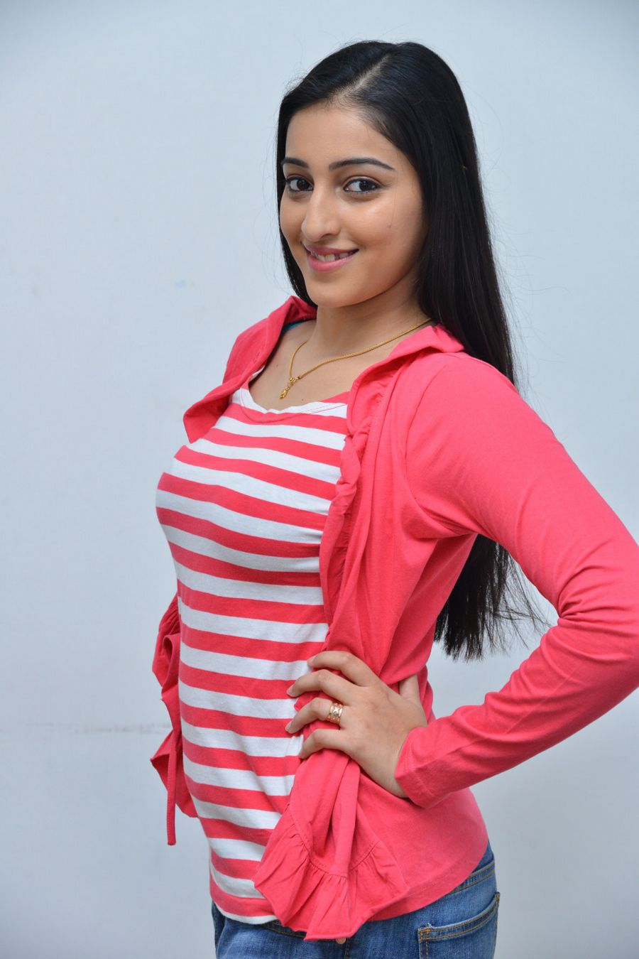 Actress Mouryani New Stills