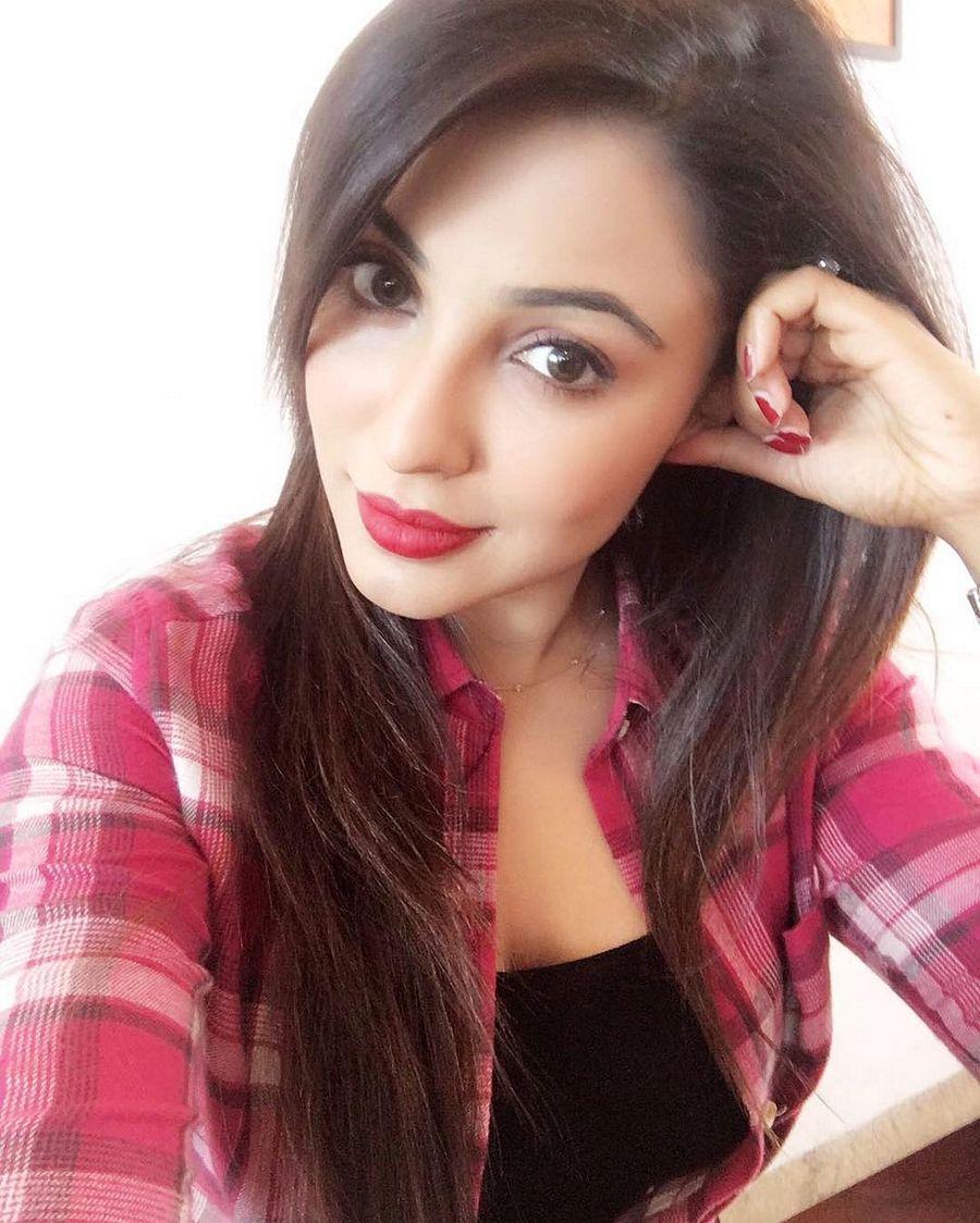 Actress Parvathy Nair Latest Unseen Photos