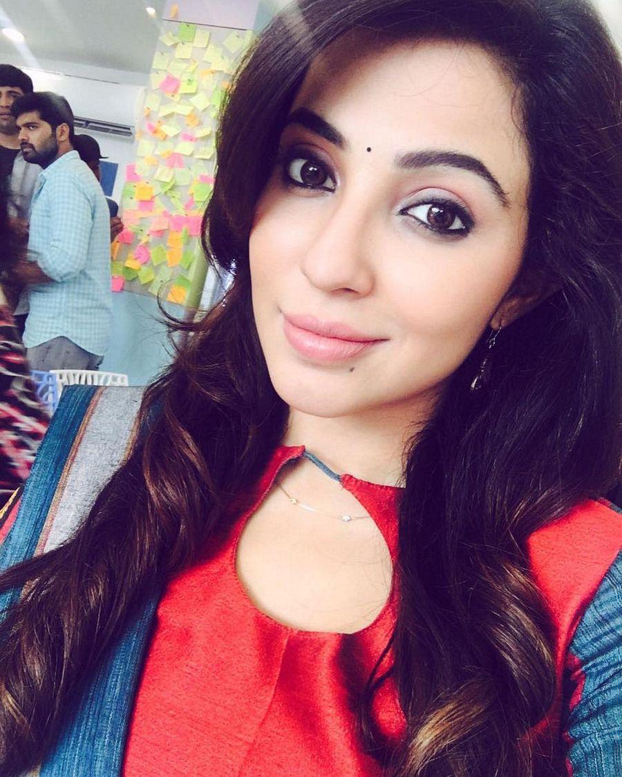 Actress Parvathy Nair Latest Unseen Photos