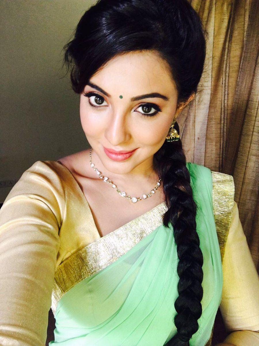 Actress Parvathy Nair Latest Unseen Photos