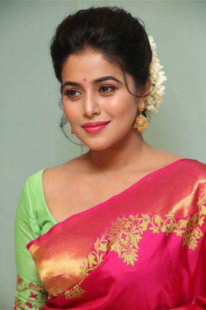 Actress Poorna Latest HD Photos