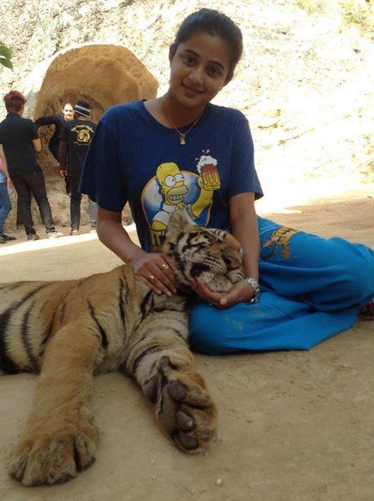 Actress Priyamani Rare & UNseened Family Photos