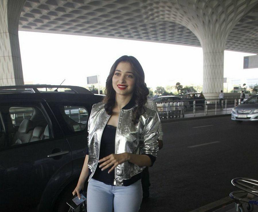 Actress Tamanna Bhatia spotted at Airport Photos