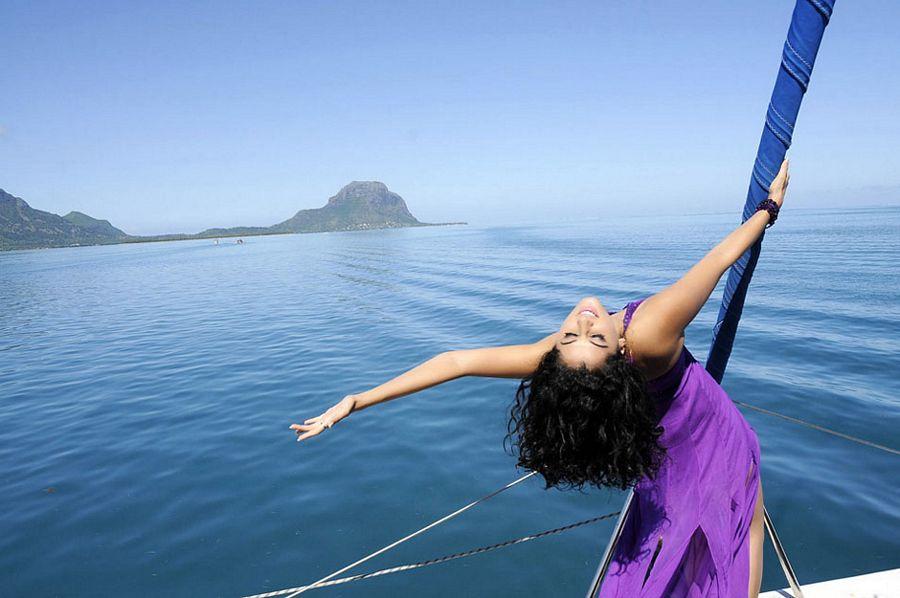 Actress Tapsee Hot & Spicy Photoshoot