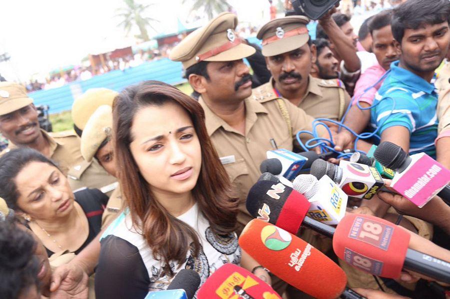 Actress Trisha At Jayalalithaa Memorial Photos