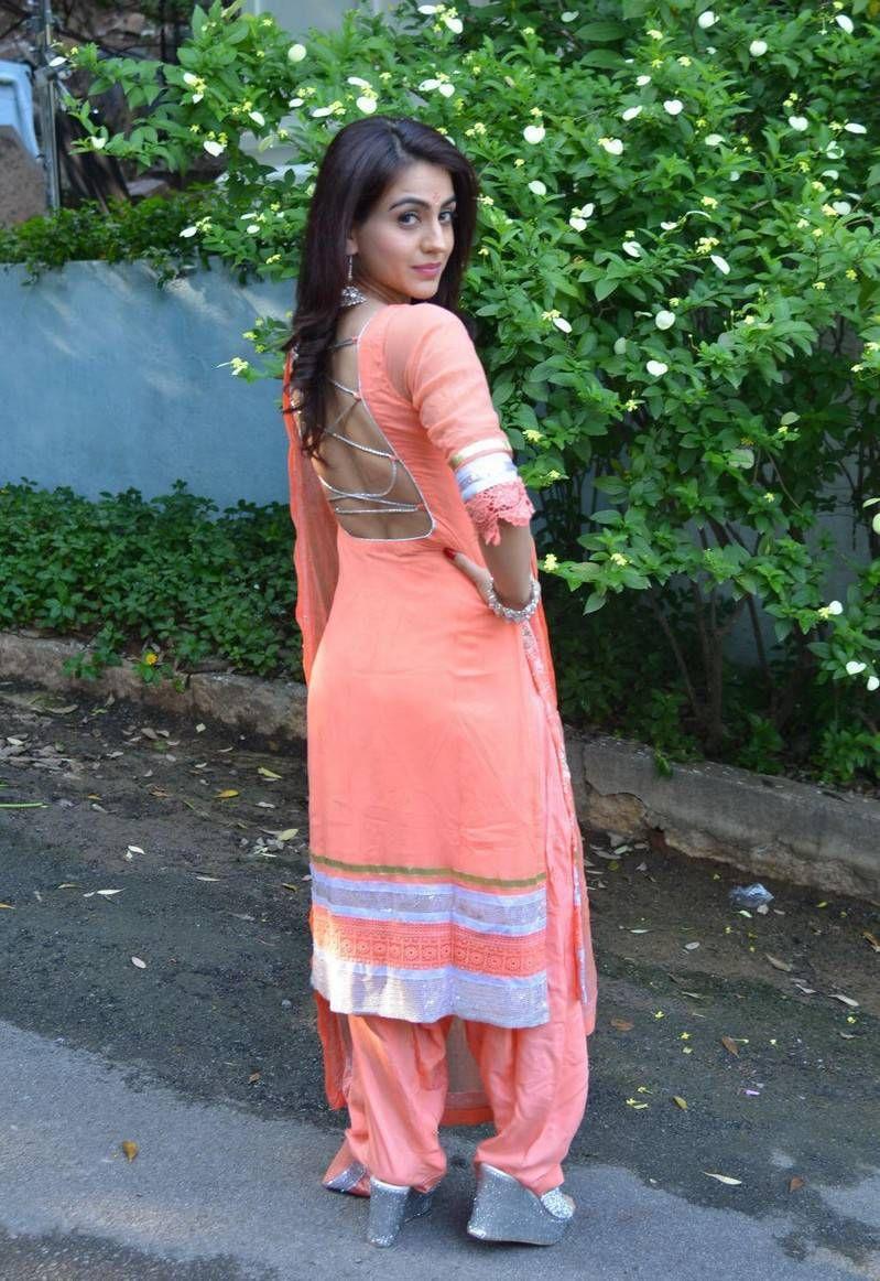 Aksha Stills At Kathi Lanti Kurradu Movie Launch