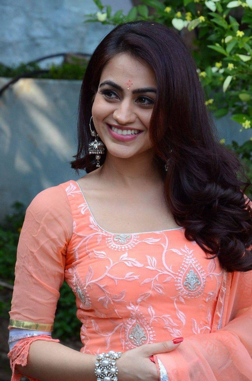 Aksha Stills At Kathi Lanti Kurradu Movie Launch