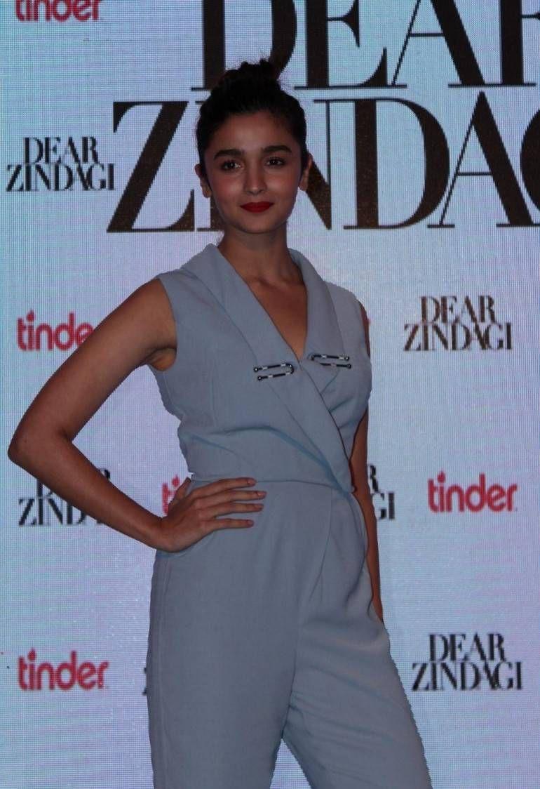 Alia Bhatt Latest Stills At Dear Zindagi Movie Promotions