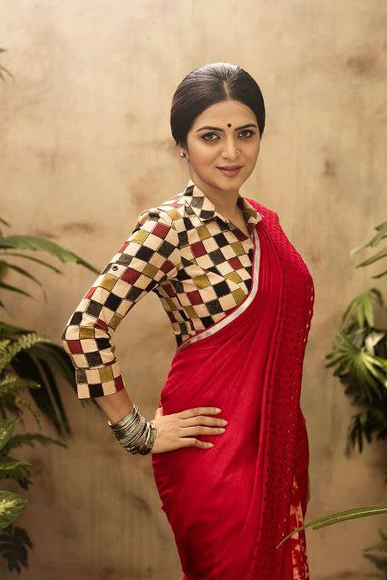 Anchor Dhivyadharshini Latest Photos