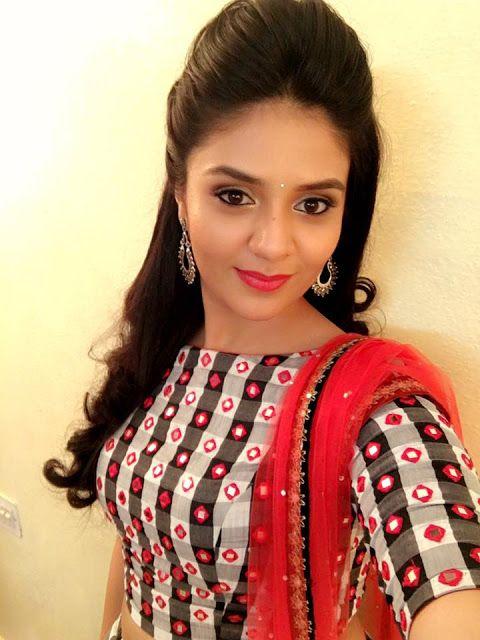 Anchor Sreemukhi Latest Stills at Dasara Mahotsavam