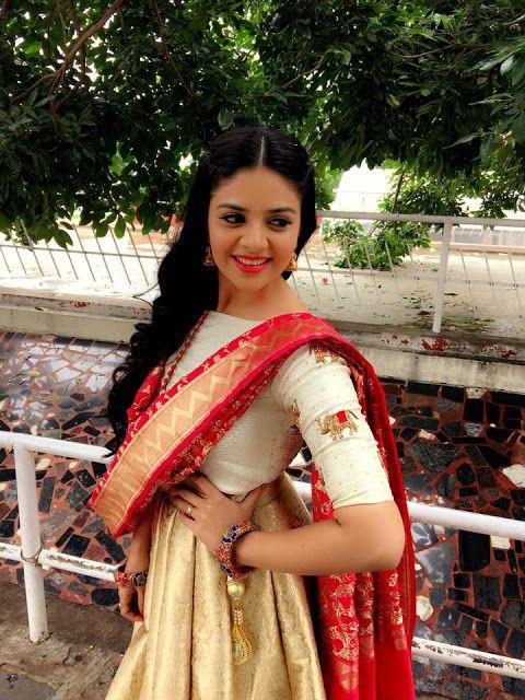 Anchor Sreemukhi Latest Stills at Dasara Mahotsavam