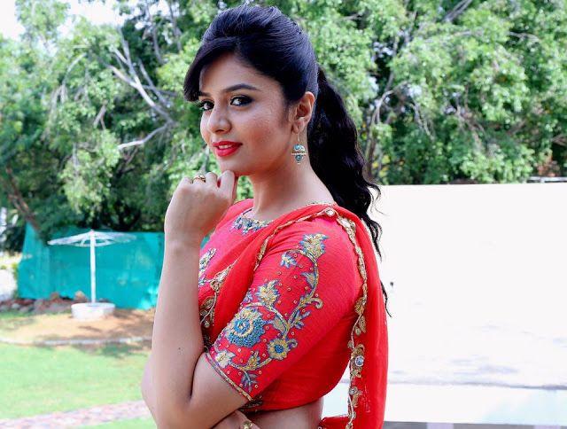 Anchor Sreemukhi Latest Stills at Dasara Mahotsavam