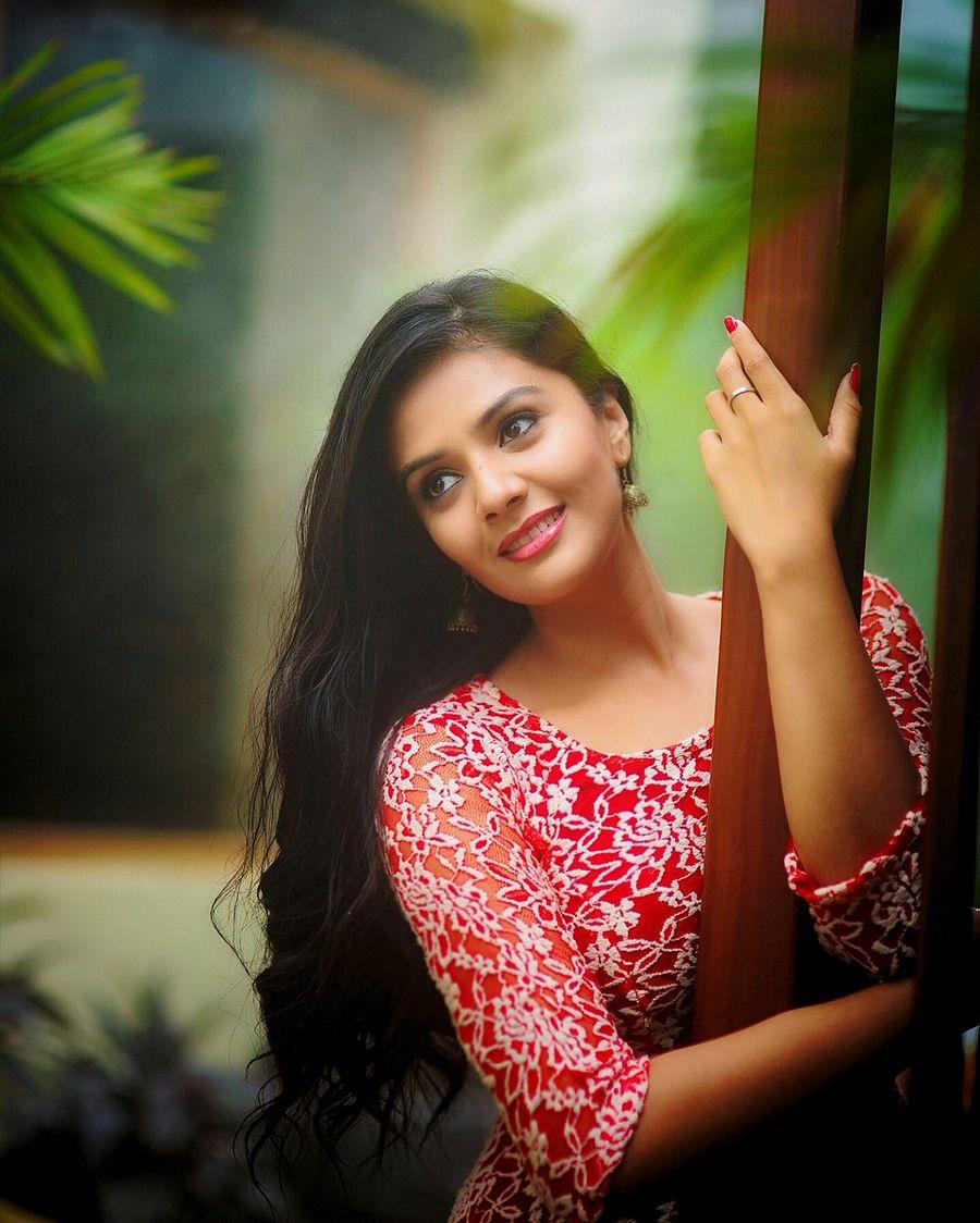 Anchor Srimukhi Rare & UNSeened Photos