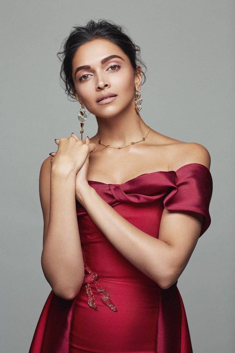 Deepika Padukone Photoshoot Stills For December Elle Magazine