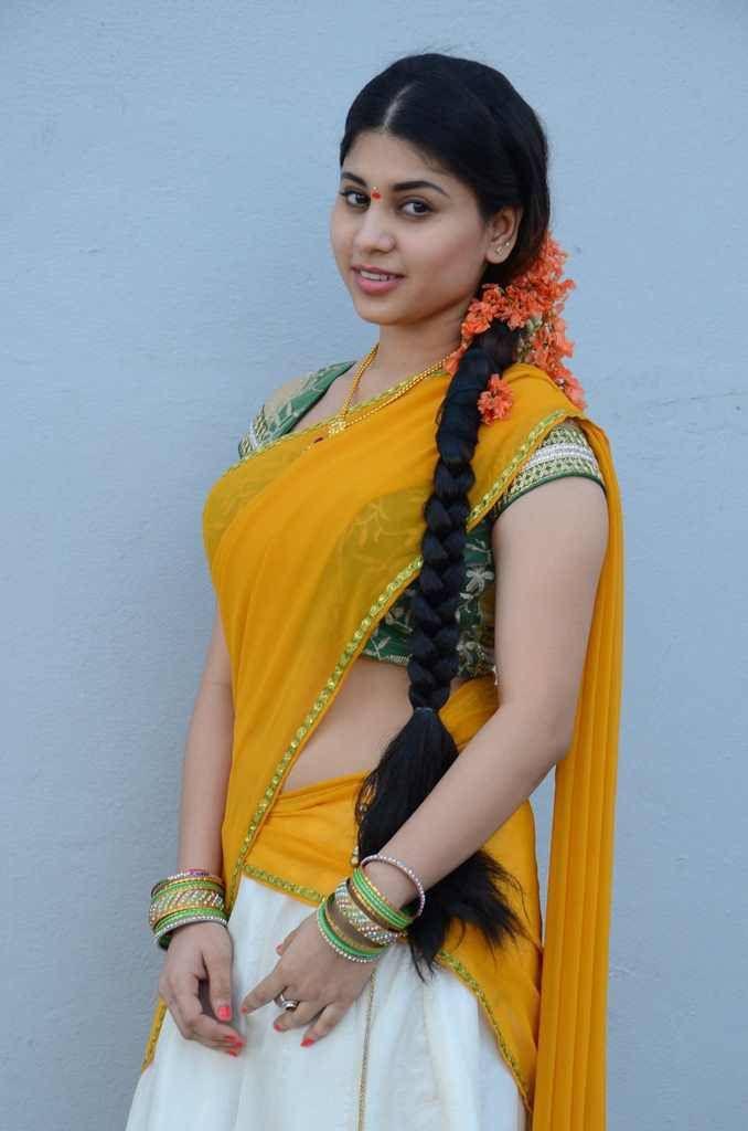 Hamida Stills At Kathi Lanti Kurradu Movie Launch