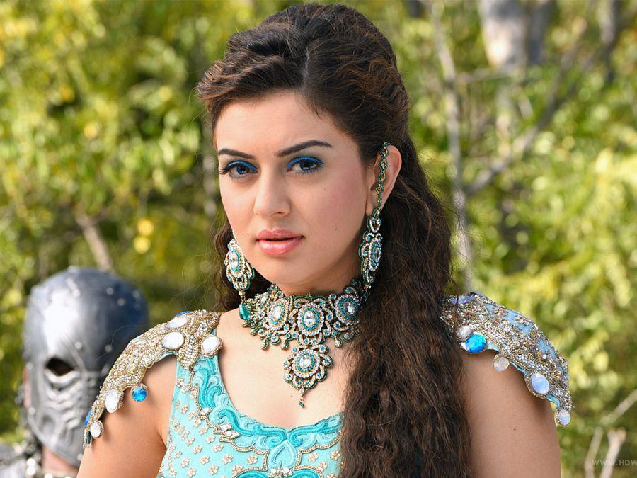 Hansika Motwani Hot & Sexy Close UP HD Wallpapers