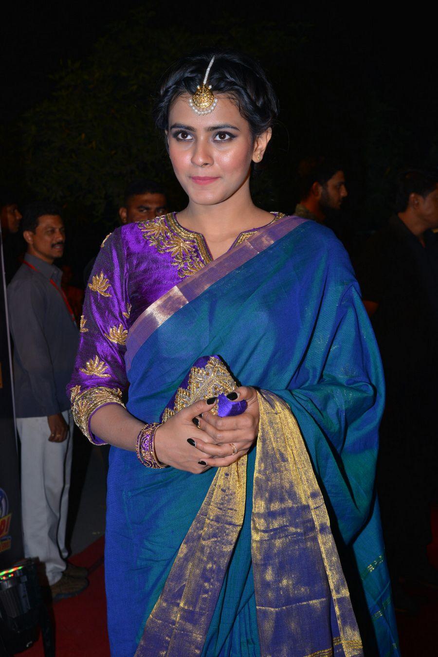 Hebah Patel Stills at Gemeni TV Awards Photos