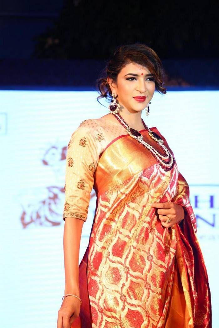 Lakshmi Manchu Stills At Radha Krishnan Silk Sarees Fashion Show