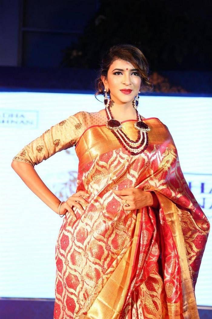 Lakshmi Manchu Stills At Radha Krishnan Silk Sarees Fashion Show