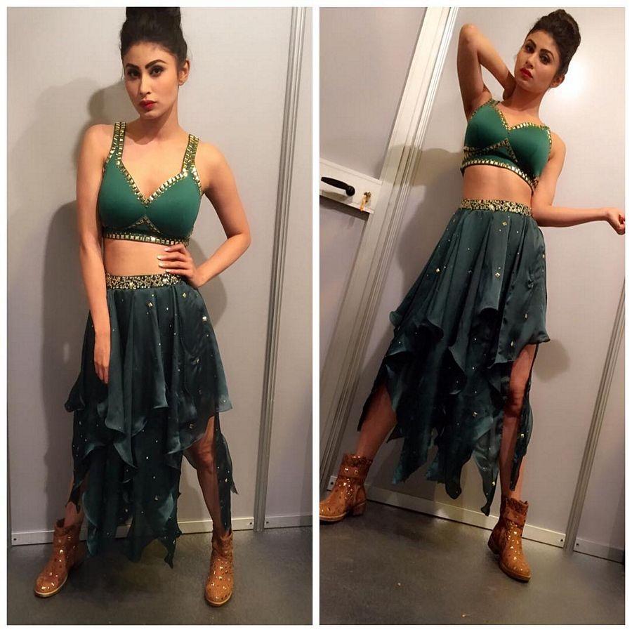 Naagin Actress Mouni Roy Photos goes viral on Social Media