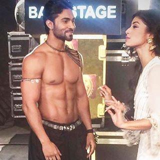 Naagin Actress Mouni Roy Photos goes viral on Social Media