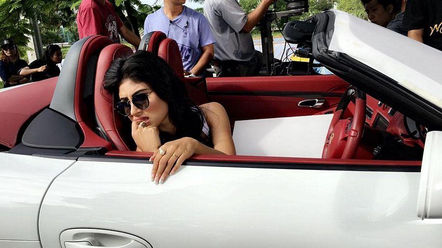 Naagin Actress Mouni Roy Photos goes viral on Social Media