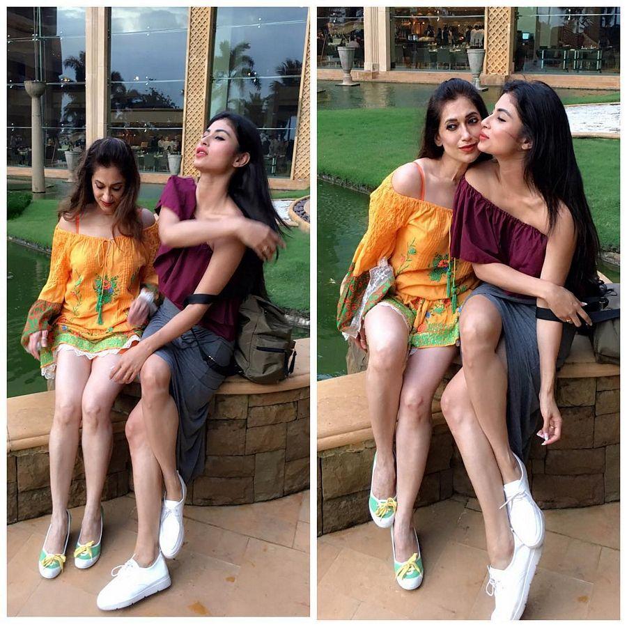 Naagin Actress Mouni Roy Photos goes viral on Social Media