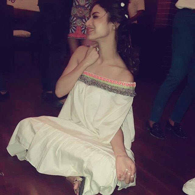 Naagin Actress Mouni Roy Photos goes viral on Social Media