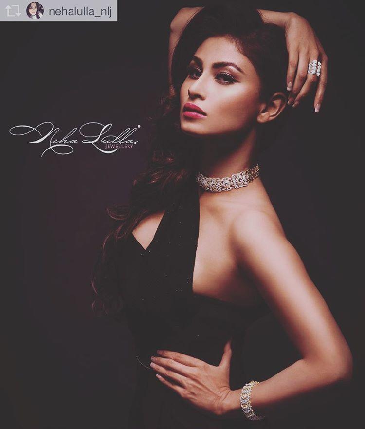 Naagin Actress Mouni Roy Photos goes viral on Social Media