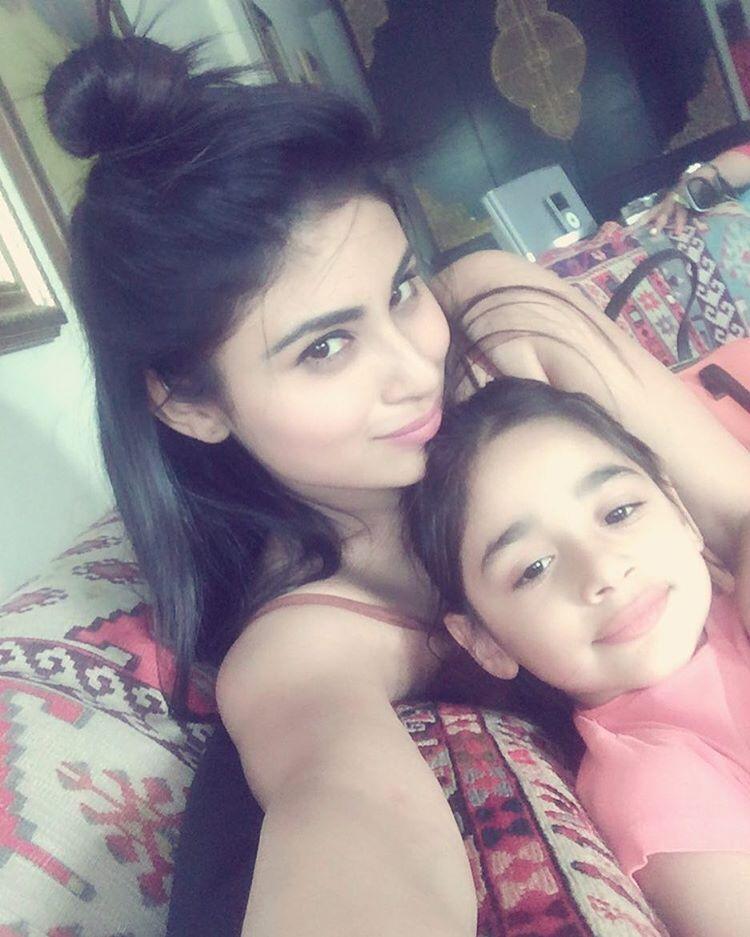 Naagin Actress Mouni Roy Photos goes viral on Social Media