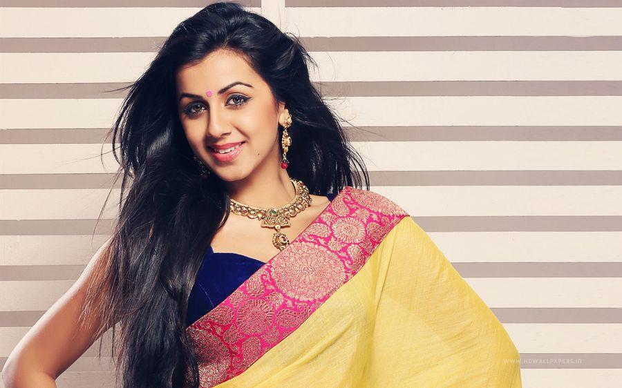 Nikki Galrani Latest Sexy Unseen Photos