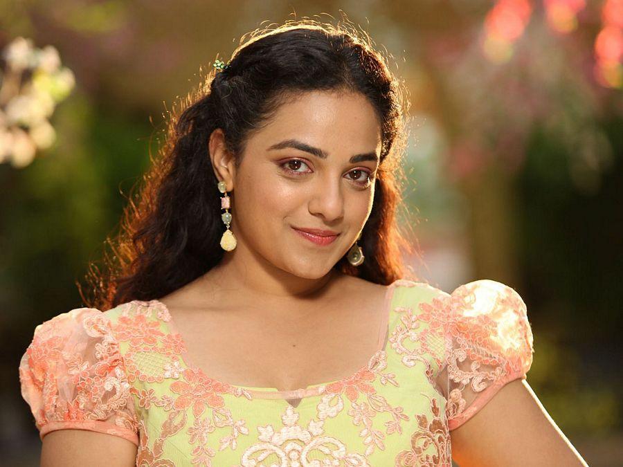 Nithya Menon Hot & Sexy Close Up HD Wallpapers