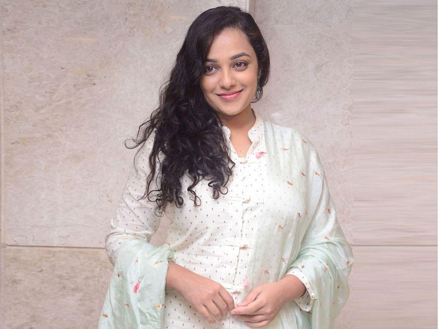 Nithya Menon Hot & Sexy Close Up HD Wallpapers