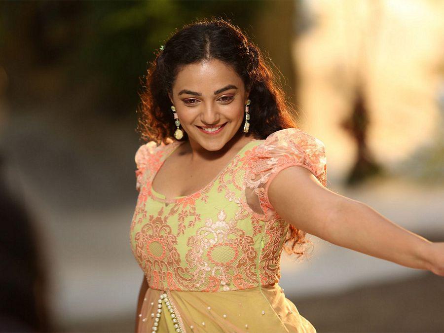 Nithya Menon Hot & Sexy Close Up HD Wallpapers